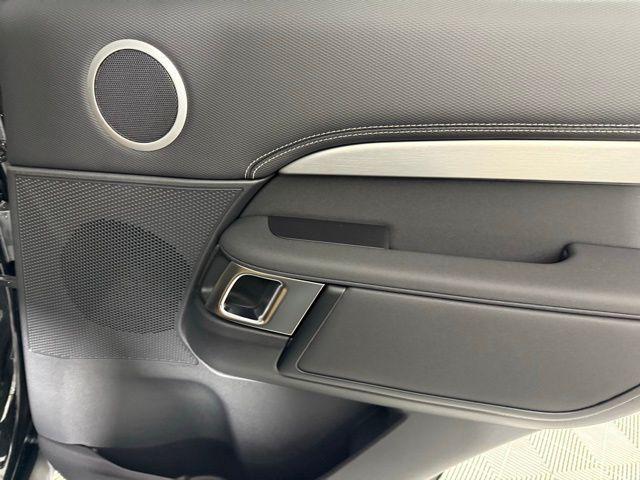 Photo of 2025 Black Land Rover Discovery