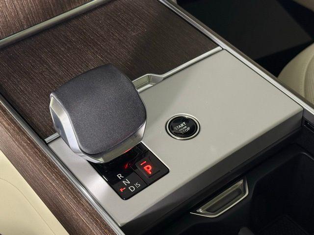 Photo of 2025 Constellation B Land Rover Range Rover
