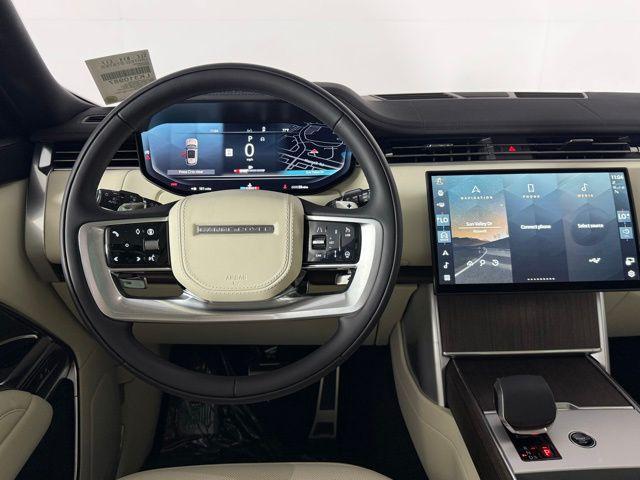 Photo of 2025 Constellation B Land Rover Range Rover