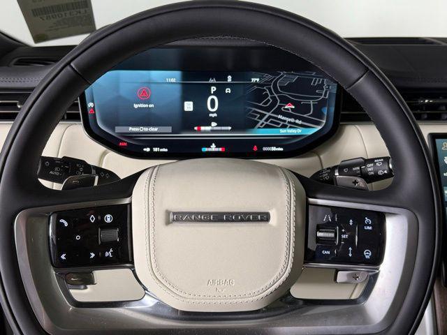 Photo of 2025 Constellation B Land Rover Range Rover