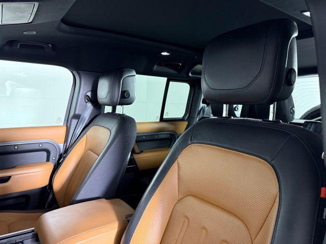 Photo of 2021 Eiger Gray Metallic Land Rover Defender