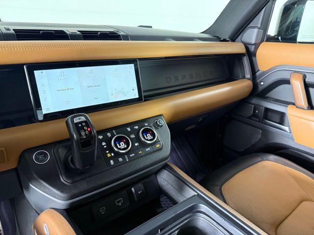 Photo of 2021 Eiger Gray Metallic Land Rover Defender
