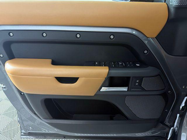 Photo of 2021 Eiger Gray Metallic Land Rover Defender