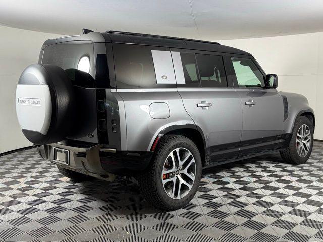 Photo of 2021 Eiger Gray Metallic Land Rover Defender