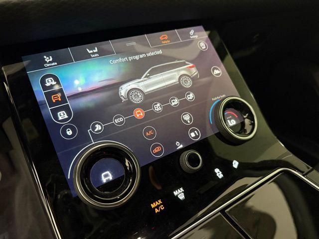 Photo of 2019 Narvik Black Land Rover Range Rover