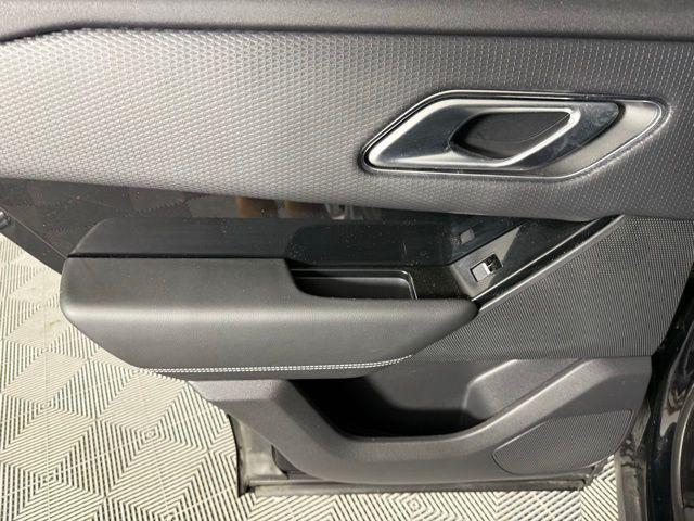 Photo of 2019 Narvik Black Land Rover Range Rover
