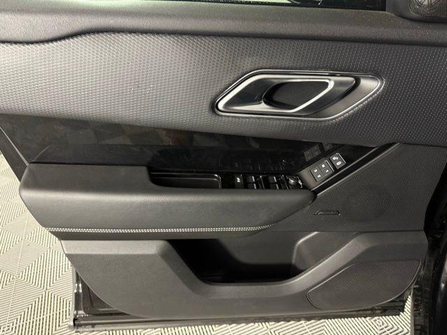 Photo of 2019 Narvik Black Land Rover Range Rover