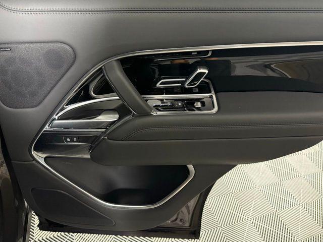 Photo of 2023 Charente Gray Premium Metallic Land Rover Range Rover