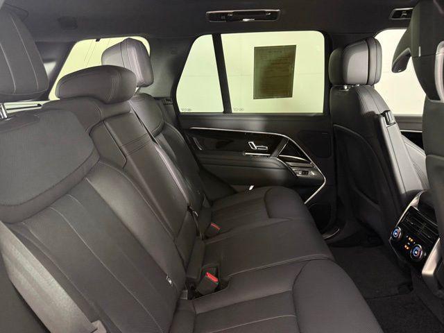 Photo of 2023 Charente Gray Premium Metallic Land Rover Range Rover
