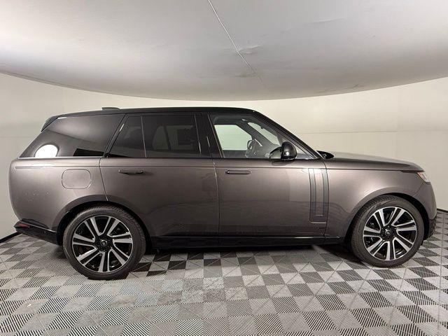 Photo of 2023 Charente Gray Premium Metallic Land Rover Range Rover