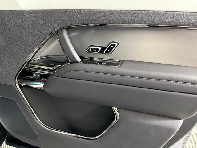 Photo of 2025 Gray Land Rover Range Rover Sport