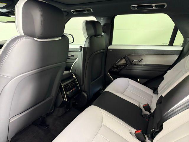 Photo of 2025 Gray Land Rover Range Rover Sport