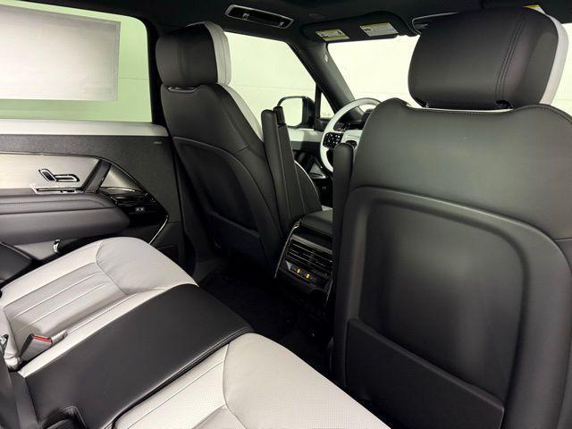 Photo of 2025 Gray Land Rover Range Rover Sport