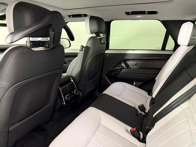 Photo of 2025 Varesine Blue Metallic Land Rover Range Rover Sport