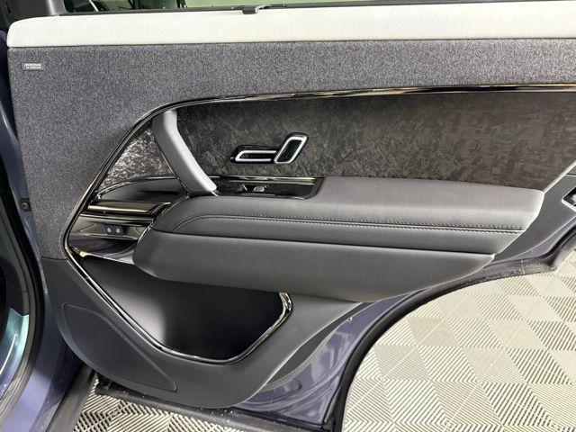 Photo of 2025 Varesine Blue Metallic Land Rover Range Rover Sport