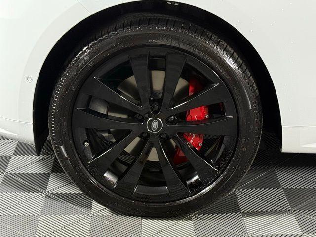 Photo of 2025 White Land Rover Range Rover Sport