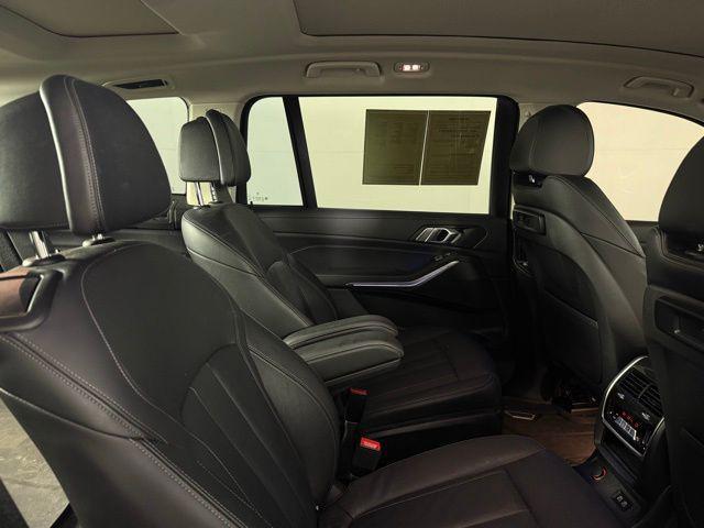 Photo of 2021 Dark Graphite BMW X7