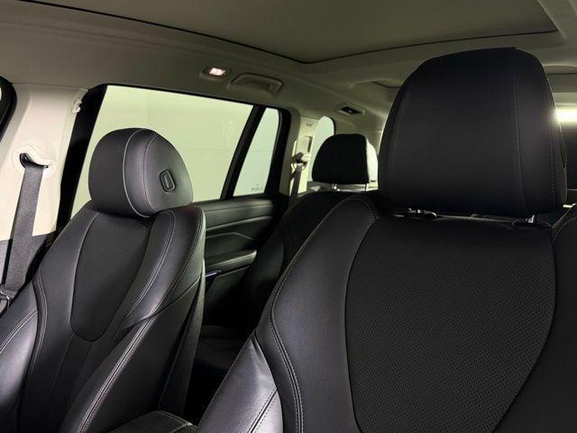 Photo of 2021 Dark Graphite BMW X7