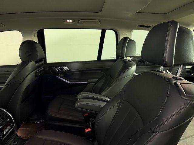 Photo of 2021 Dark Graphite BMW X7