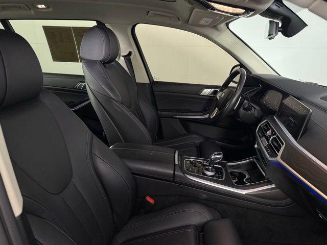 Photo of 2021 Dark Graphite BMW X7