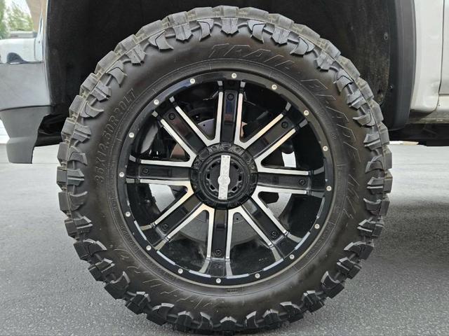 Photo of 2016 White GMC Sierra 1500
