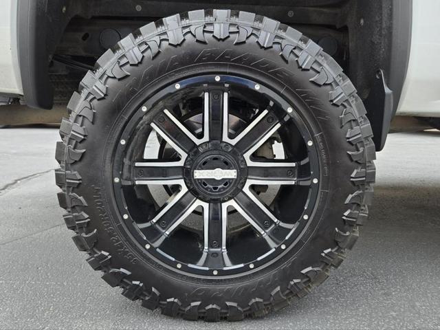 Photo of 2016 White GMC Sierra 1500