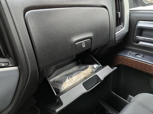 Photo of 2016 White GMC Sierra 1500