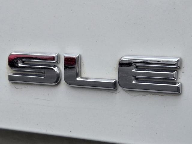 Photo of 2016 White GMC Sierra 1500