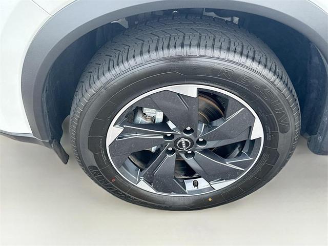 Photo of 2024 Everest White Pearl Nissan Rogue