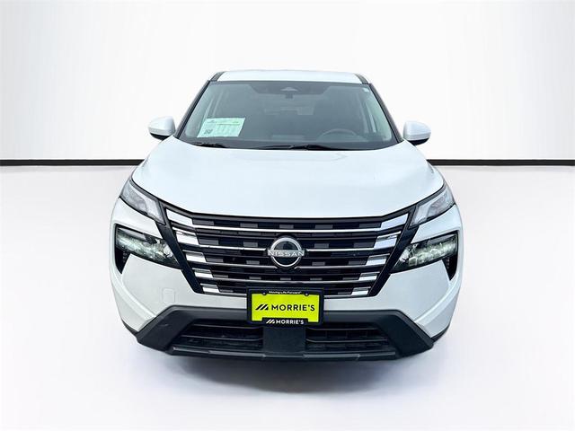 Photo of 2024 Everest White Pearl Nissan Rogue