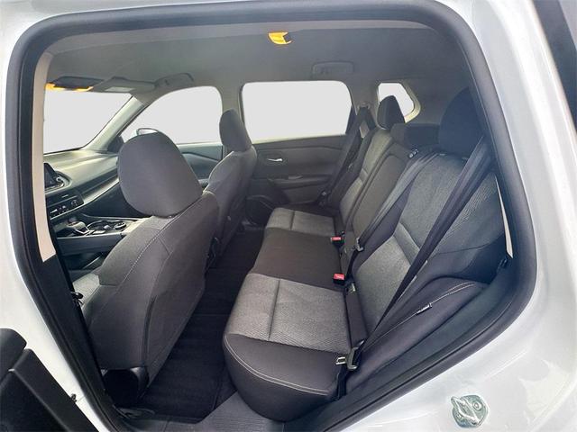 Photo of 2024 Everest White Pearl Nissan Rogue