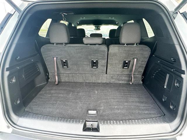 Photo of 2025 Summit White GMC Acadia