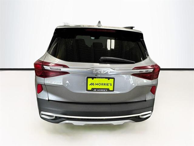 Photo of 2023 Steel Gray Kia Seltos