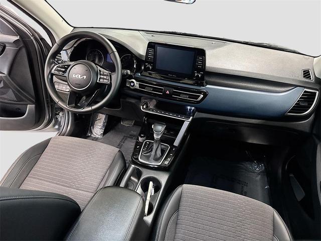 Photo of 2023 Steel Gray Kia Seltos