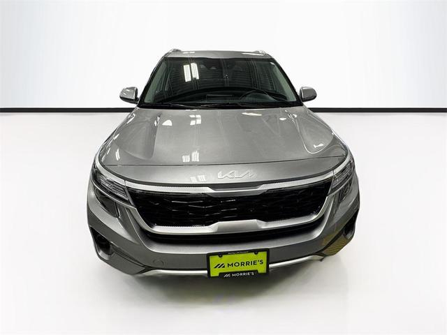 Photo of 2023 Steel Gray Kia Seltos