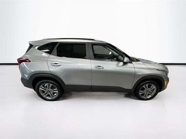 Photo of 2023 Steel Gray Kia Seltos