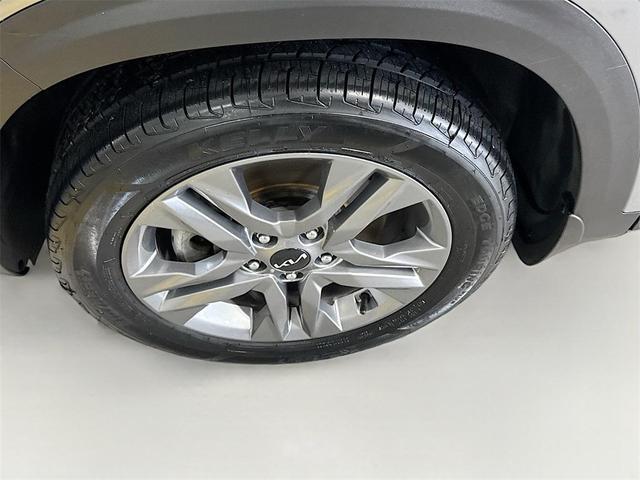 Photo of 2023 Steel Gray Kia Seltos