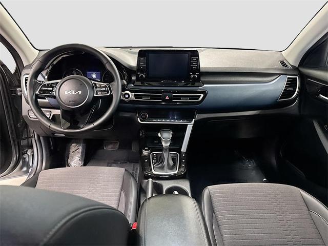 Photo of 2023 Steel Gray Kia Seltos