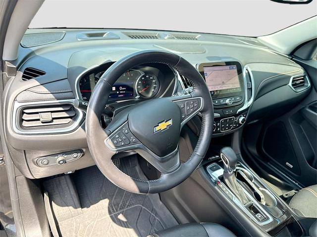 Photo of 2022 Mosaic Black Metallic Chevrolet Equinox