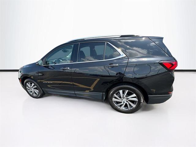 Photo of 2022 Mosaic Black Metallic Chevrolet Equinox