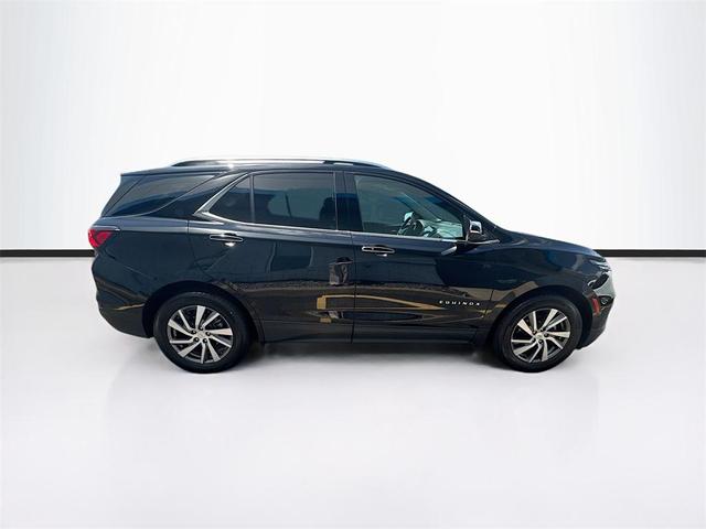 Photo of 2022 Mosaic Black Metallic Chevrolet Equinox