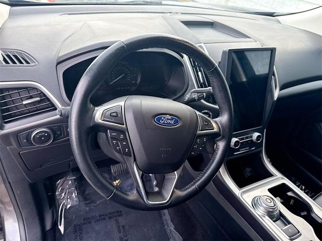 Photo of 2023 Carbonized Gray Metallic Ford Edge