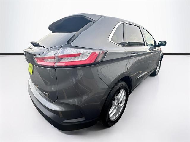 Photo of 2023 Carbonized Gray Metallic Ford Edge