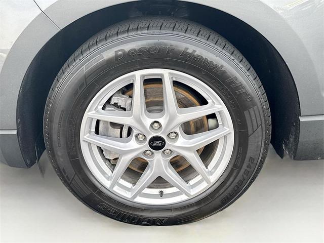 Photo of 2023 Carbonized Gray Metallic Ford Edge