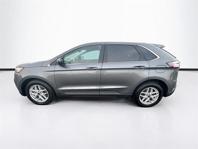 Photo of 2023 Carbonized Gray Metallic Ford Edge