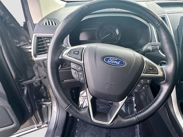 Photo of 2023 Carbonized Gray Metallic Ford Edge