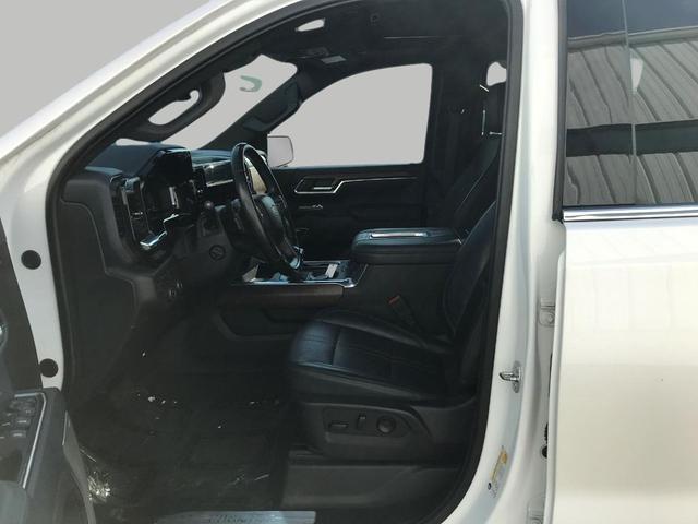 Photo of 2022 Iridescent Pearl Tricoat Chevrolet Silverado 1500