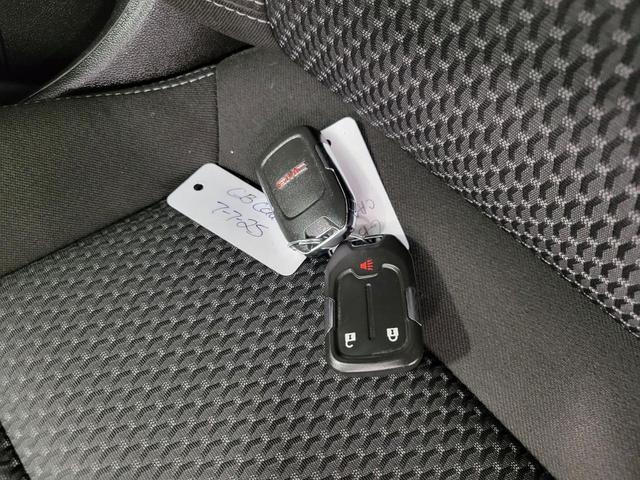Photo of 2024 Summit White GMC Terrain