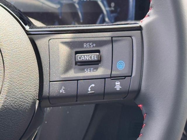 Photo of 2025 Gun Metallic Nissan Kicks
