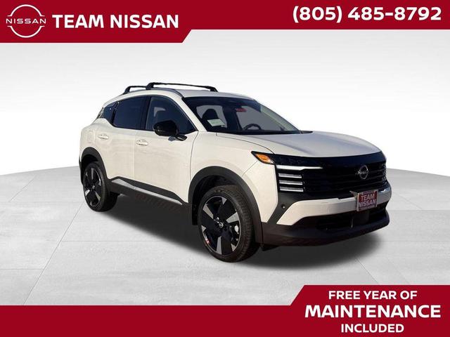 Photo of 2026 Aspen White Tricoat Nissan Kicks